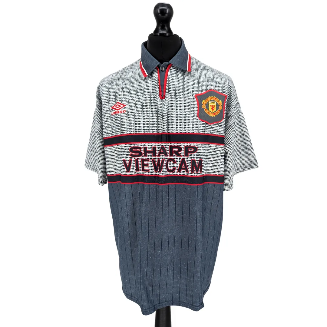 Manchester United away football shirt 1995/96