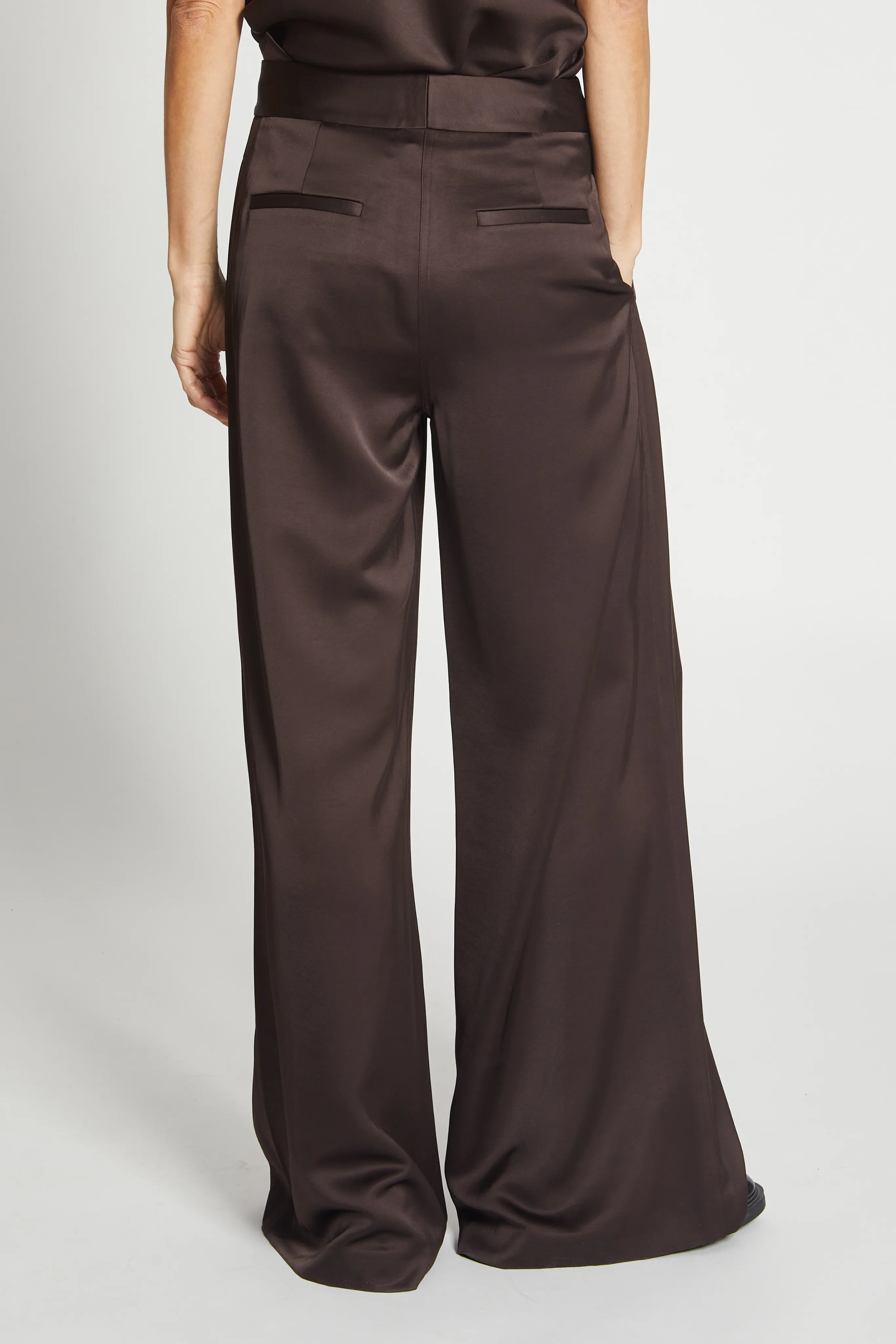 Neve Mid-Waisted Wideleg Trouser