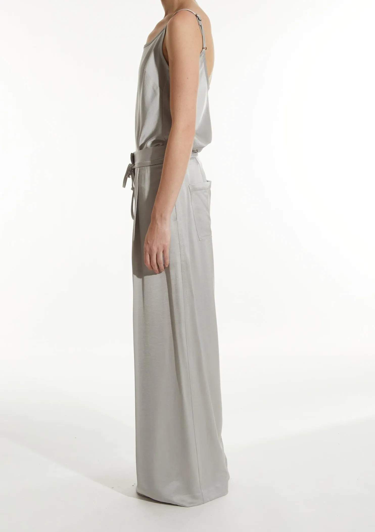 Neve Mid-Waisted Wideleg Trouser